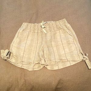Medium, beige stripped, shorts